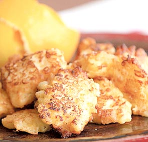 buñuelos de arroz y porotos