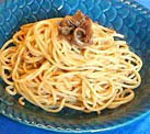 Spaghettis con salsa mollica